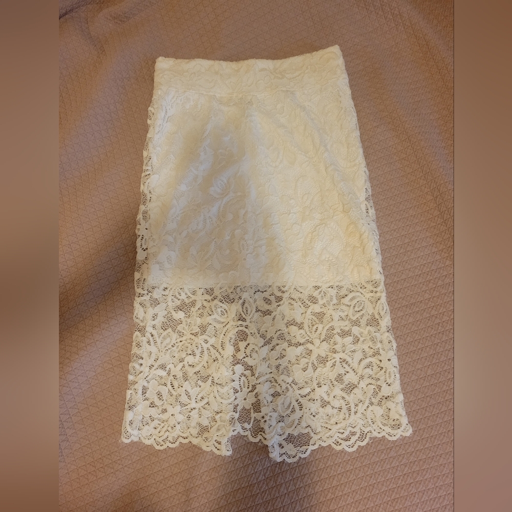 H&M Divided XS White Stretch Floral Lace Pencil Skirt NWOT